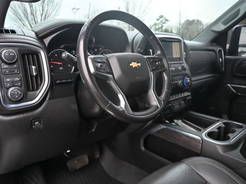 Used 2021 Chevrolet Silverado 2500 LTZ w/ LTZ Premium Package image 18
