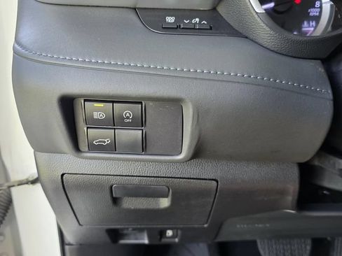 Used 2023 Toyota Highlander XLE FWD image 27
