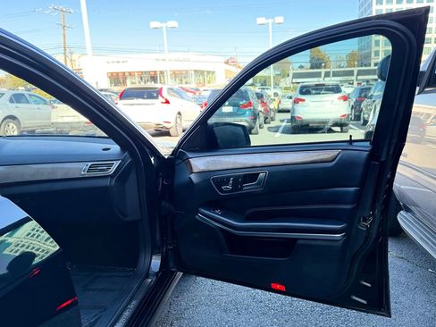 Used 2014 Mercedes-Benz E 350 4MATIC Sedan image 34