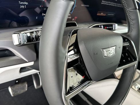 New 2026 Cadillac Vistiq Luxury image 17