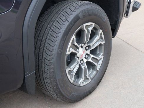 New 2025 GMC Sierra 1500 SLE w/ Preferred Package AWD/4WD image 35