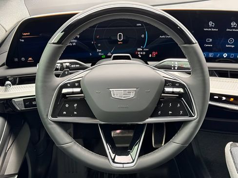 New 2027 Cadillac Optiq Luxury w/ LPO, Floor Liner Package AWD/4WD image 22
