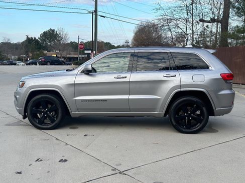 Used 2015 Jeep Grand Cherokee Altitude image 12
