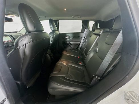 Used 2023 Jeep Cherokee Altitude Lux image 27