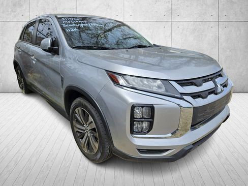 Used 2021 Mitsubishi Outlander Sport SE image 3