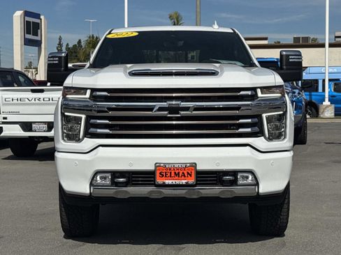 Used 2022 Chevrolet Silverado 2500 High Country w/ Technology Package image 2