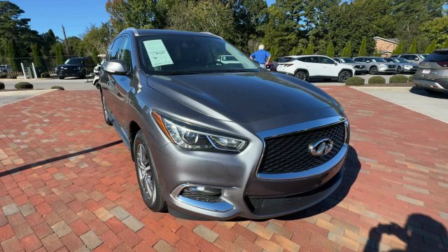 Used 2020 INFINITI QX60 Luxe w/ Essential Package FWD image 5
