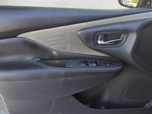 Used 2017 Nissan Murano S w/ Navigation Package image 7