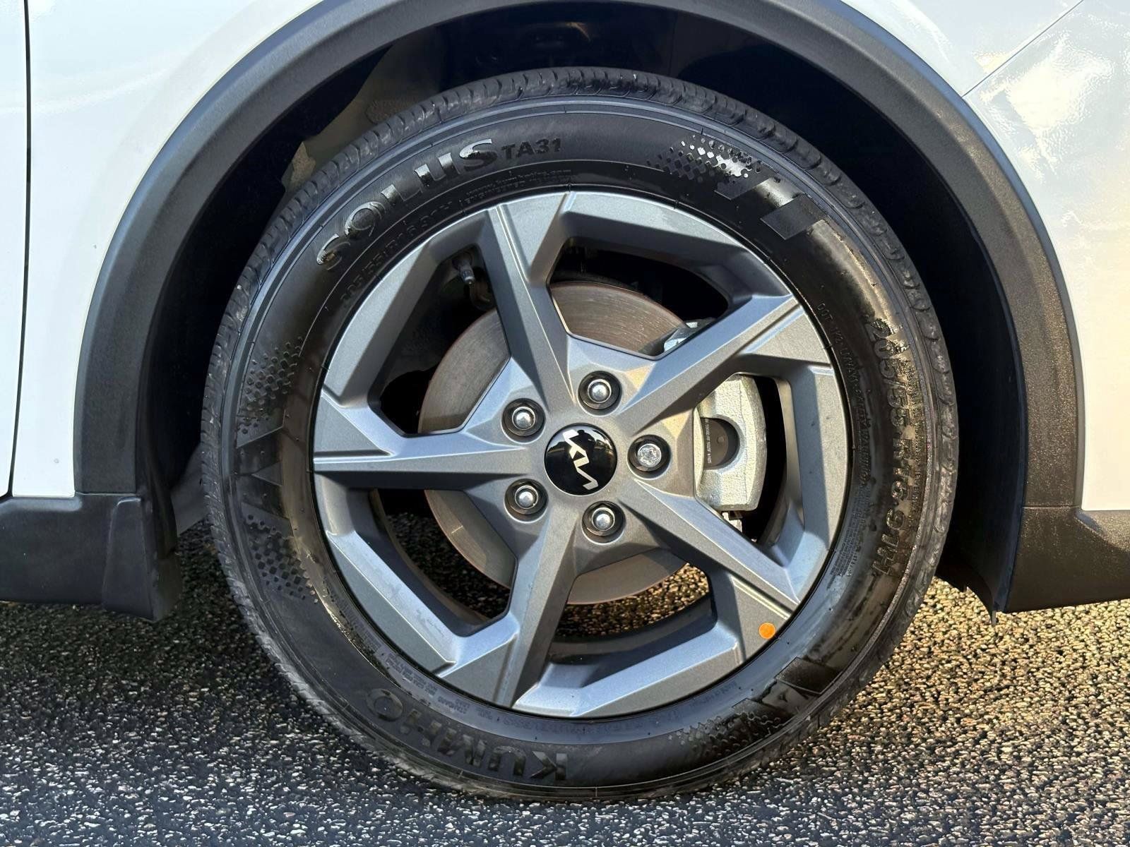 Certified 2025 Kia K4 FWD image 31