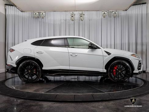 Used 2021 Lamborghini Urus AWD/4WD image 16