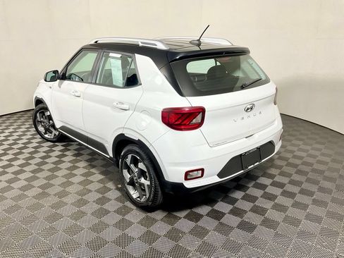 Used 2023 Hyundai Venue Limited w/ Cargo Package FWD image 13