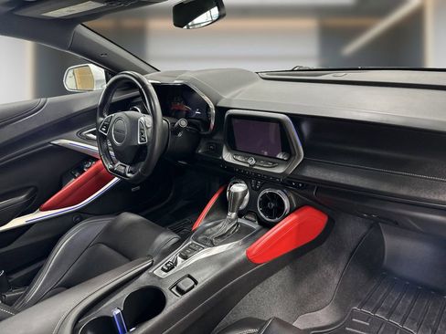Used 2018 Chevrolet Camaro SS RWD image 15