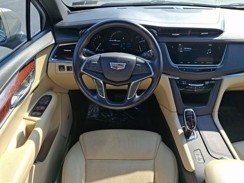 Used 2018 Cadillac XT5 Luxury w/ Driver Awareness Package AWD/4WD image 11