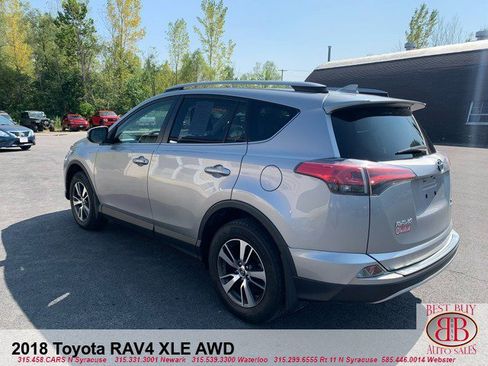 Used 2018 Toyota RAV4 XLE image 4