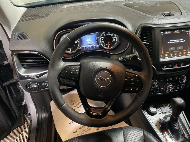 Used 2023 Jeep Cherokee Altitude Lux AWD/4WD image 25
