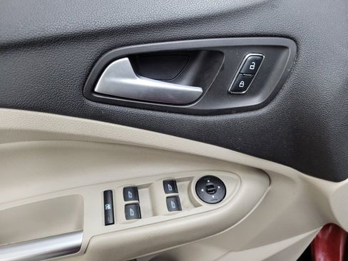 Used 2015 Ford Escape SE w/ Equipment Group 201A image 27