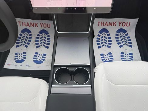 Used 2026 Tesla Model Y 2WD image 24