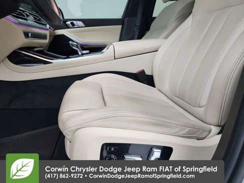 Used 2022 BMW X7 xDrive40i w/ M Sport Package image 11