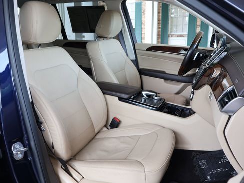 Used 2019 Mercedes-Benz GLS 450 4MATIC image 22