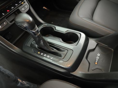 Used 2022 GMC Canyon AT4 w/ Trailering Package image 17