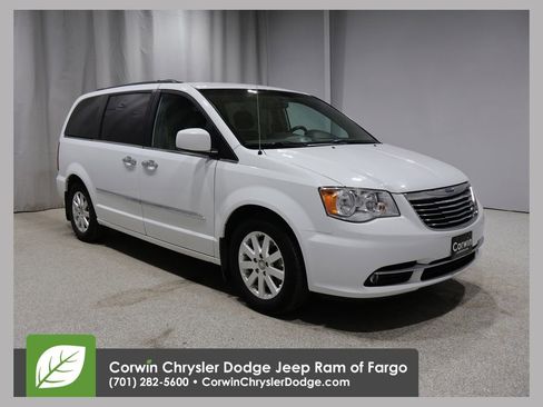 Used 2015 Chrysler Town & Country Touring w/ Driver Convenience Group FWD image 1