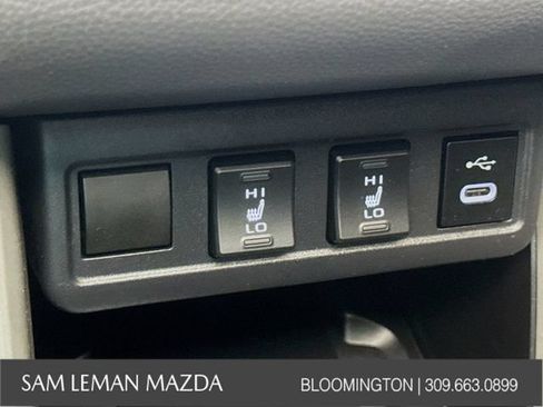 Used 2025 Toyota Corolla Cross XLE w/ Convenience Package FWD image 5