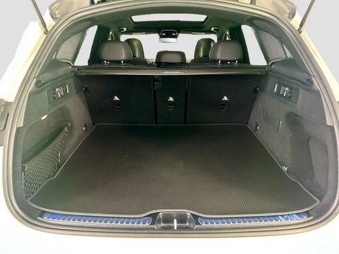 Used 2024 Mercedes-Benz GLC 300 4MATIC image 27