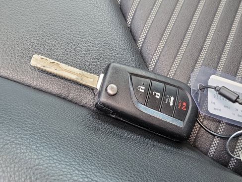Used 2024 Toyota Camry SE FWD image 29