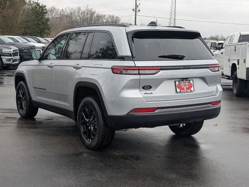 New 2026 Jeep Grand Cherokee Laredo image 5