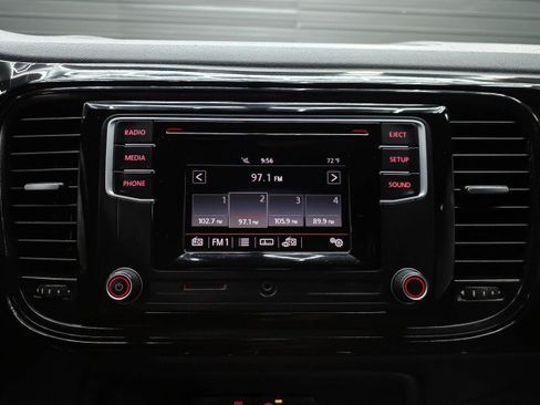 Used 2019 Volkswagen Beetle 2.0T S FWD image 22