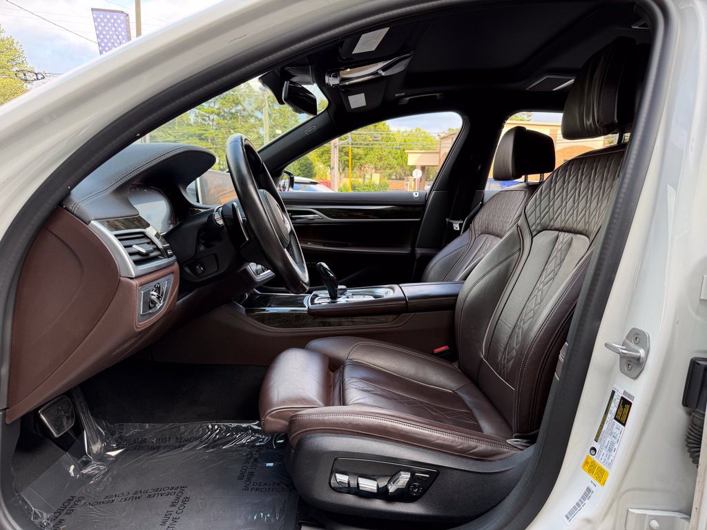 Used 2022 BMW 740i w/ M Sport Package RWD image 23