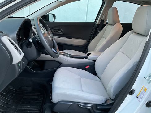 Used 2022 Honda HR-V EX image 10