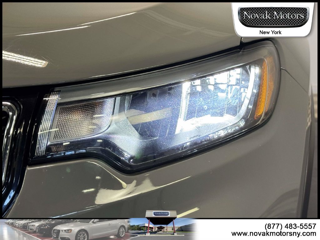 Used 2023 Jeep Compass Limited AWD/4WD image 10