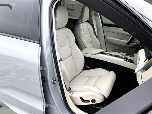 New 2026 Volvo XC60 B5 Ultra w/ Protection Package Premier image 11