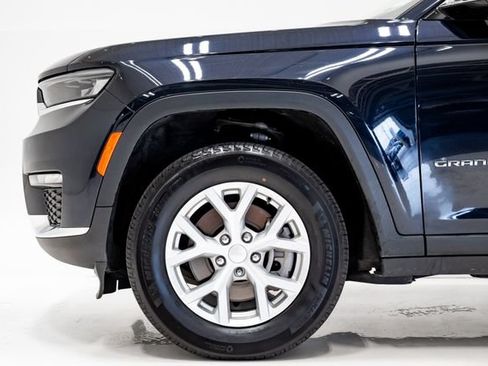 Used 2023 Jeep Grand Cherokee L Limited AWD/4WD image 36