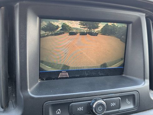 Used 2021 Chevrolet Colorado W/T RWD image 9