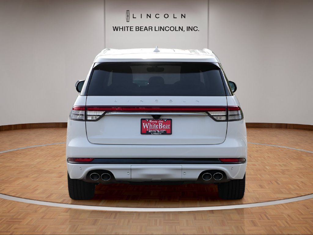 Used 2021 Lincoln Aviator Grand Touring AWD/4WD image 6