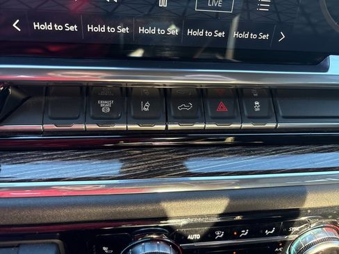 Used 2024 GMC Sierra 3500 SLE w/ SLE Value Package image 16