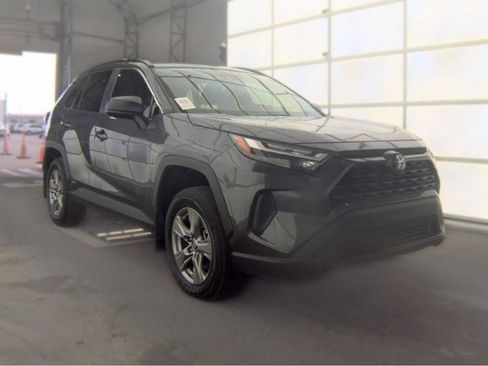 Used 2024 Toyota RAV4 LE AWD/4WD image 4