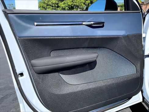 New 2026 Volvo EX30 Ultra w/ Climate Package image 24