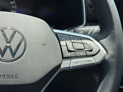 New 2025 Volkswagen Taos SE image 10