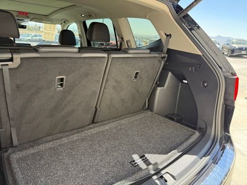Used 2025 Volkswagen Atlas SEL image 17