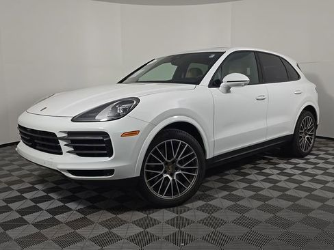 Certified 2023 Porsche Cayenne Platinum Edition image 1