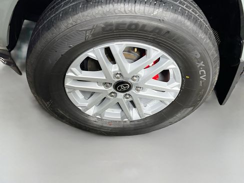 Used 2022 Toyota Tacoma TRD Sport w/ Technology Package image 14