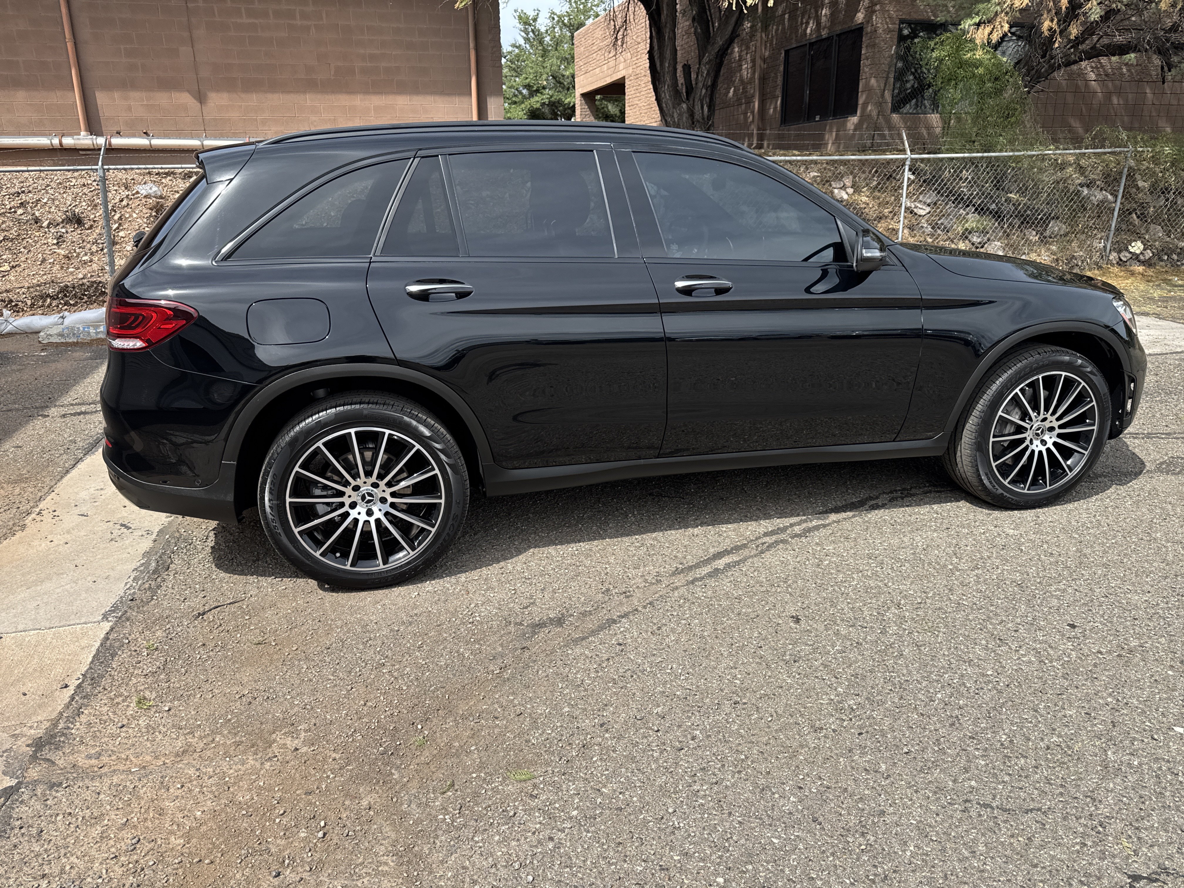 Used 2022 Mercedes-Benz GLC 300 image 9