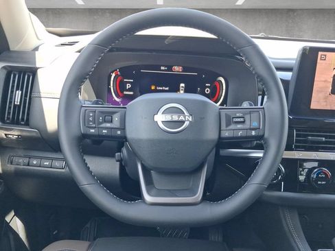 New 2026 Nissan Pathfinder Platinum FWD image 22
