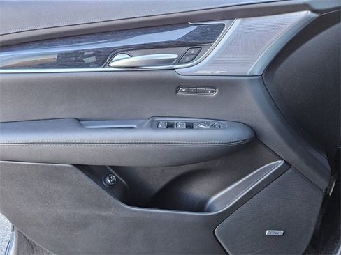Used 2025 Cadillac XT5 Premium Luxury image 30