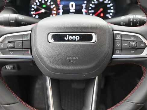 Used 2025 Jeep Compass Trailhawk AWD/4WD image 28