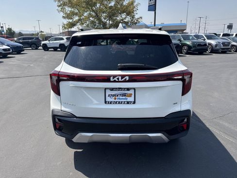 Used 2024 Kia Seltos S AWD/4WD image 4