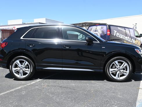 Used 2020 Audi Q3 2.0T Premium Plus w/ Premium Plus Package AWD/4WD image 6